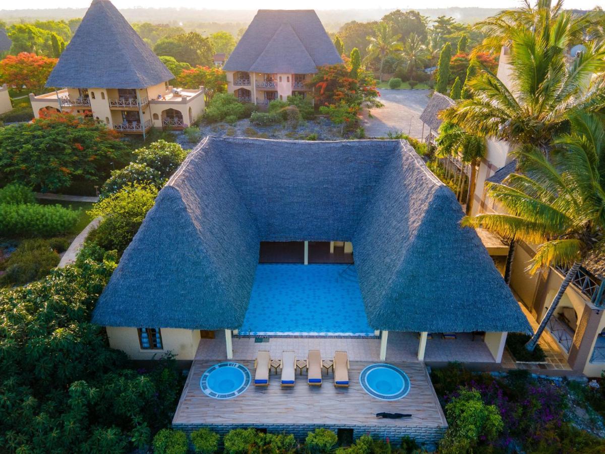 Neptune Pwani & Zanzibar Semesteranläggning (resort)